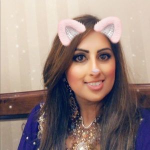 Meet your Posher, Hina